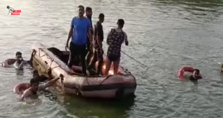 गुजरात के वडोदरा में नाव में सवार अठारह लोगो की मौत : विपक्ष ने कहा हादसा नहीं मर्डर है यह